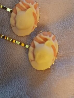 Gold-Tone Pink & Cream Cat Cameo Bobby Pins - Women's Hair Accessories